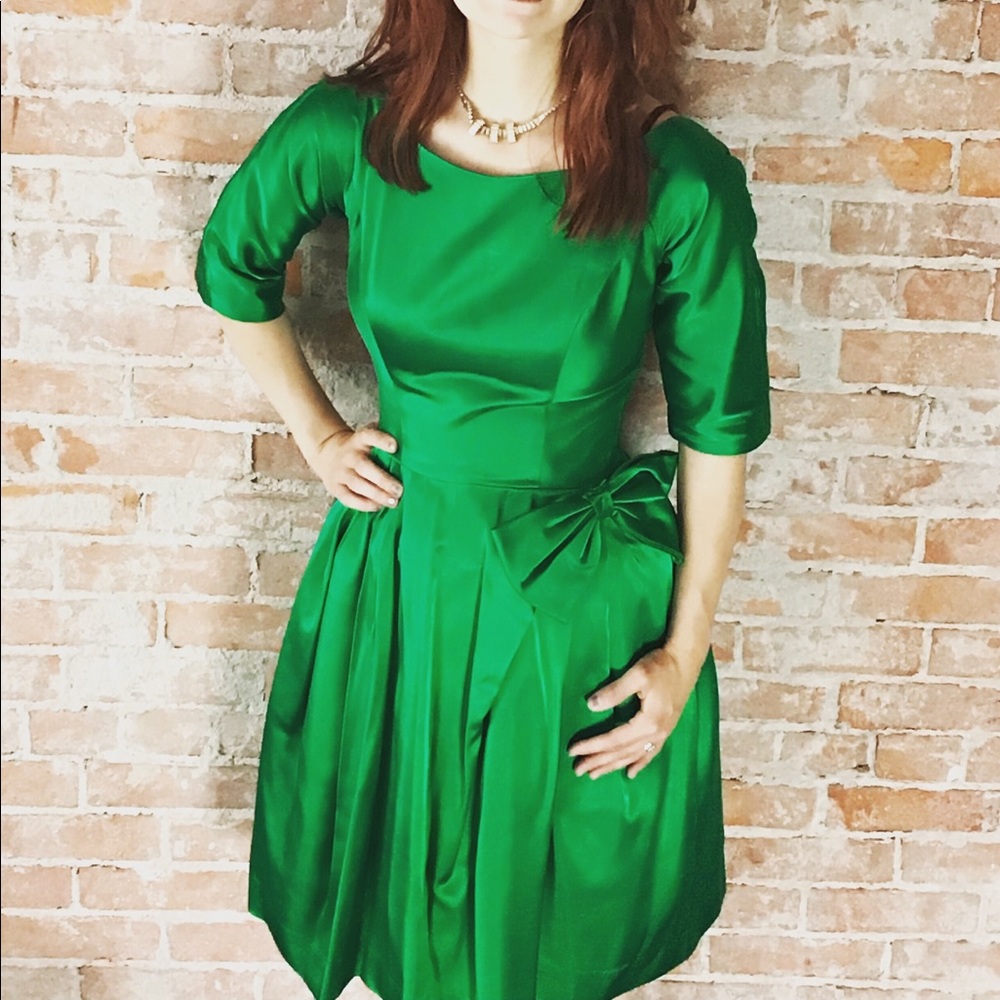 Beautiful Emerald Green VTG Pinup Cocktail Dress
